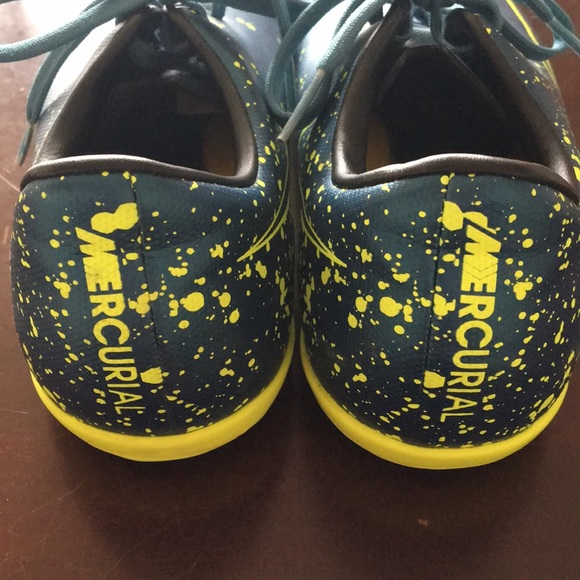 Nike Mercurial Indoor Soccer Shoe - Picture 2 of 5